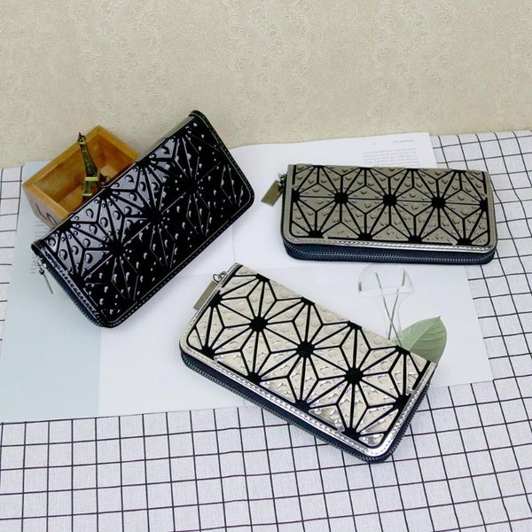 wallets 2021 korean women's long large-capacity zipper fashion geometric rhombus laser water drop purse clutch, Red;black
wallets 2021 korean women's long large-capacity zipper fashion geometric rhombus laser water drop purse clutch, Red;black
