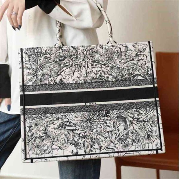 handbag3d embroidery shopping fashion large capacity canvas women's bag handbaggg bag
handbag3d embroidery shopping fashion large capacity canvas women's bag handbaggg bag