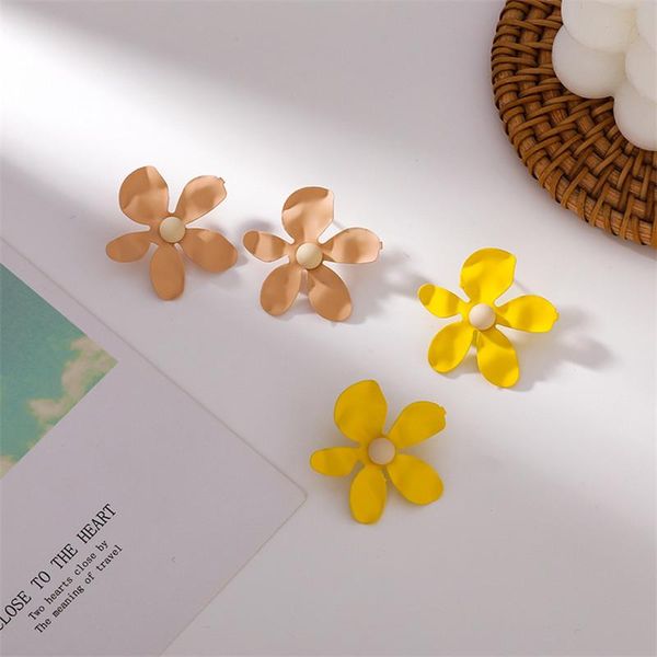 stud korean 2021 summer yellow flower big earrings for women sweet jewelry fashion bijoux pendientes brincos wholesale, Golden;silver
stud korean 2021 summer yellow flower big earrings for women sweet jewelry fashion bijoux pendientes brincos wholesale, Golden;silver