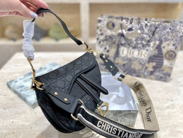 Woman Fashion Luxury Bag Handbag Purses Classic Brown Leather Handbags Shoulder Chain Cross body Bags Tote - L5496, A-l5496
Woman Fashion Luxury Bag Handbag Purses Classic Brown Leather Handbags Shoulder Chain Cross body Bags Tote - L5496, A-l5496