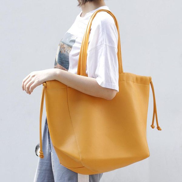evening bags korean version simple large capacity single shoulder bag net red same pure color handbag casual fashion yellow strap women'
evening bags korean version simple large capacity single shoulder bag net red same pure color handbag casual fashion yellow strap women'