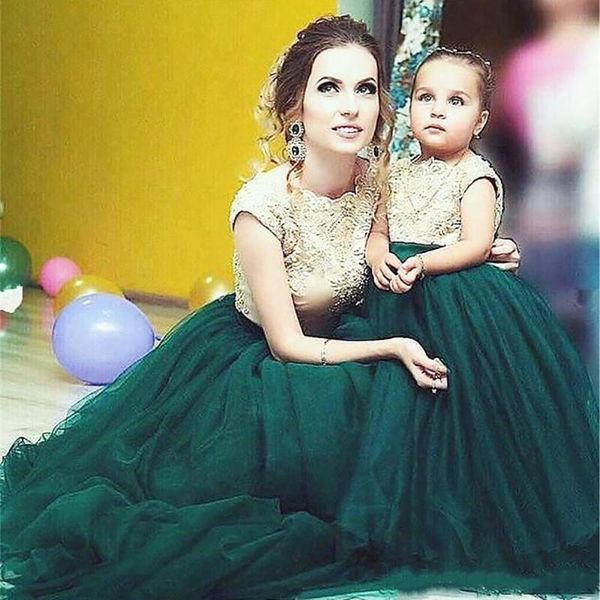 girl's dresses daughter lace applique capped sleeves v backless wedding party gowns long tulle flower girls', Red;yellow
girl's dresses daughter lace applique capped sleeves v backless wedding party gowns long tulle flower girls', Red;yellow