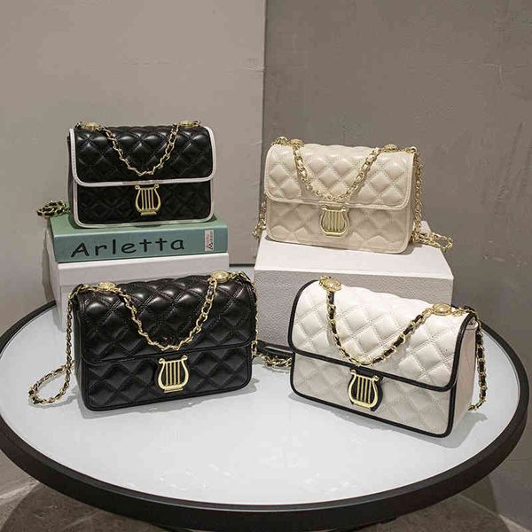 leather chain small square bag female 2021 autumn and winter live broadcast sheepskin fragrance lingge versatile one shoulder, Black;red
leather chain small square bag female 2021 autumn and winter live broadcast sheepskin fragrance lingge versatile one shoulder, Black;red