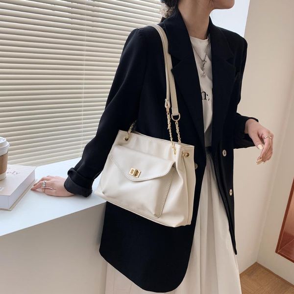 shoulder bags 2021 women bag simple fashion commuting large capacity leisure portable messenger single
shoulder bags 2021 women bag simple fashion commuting large capacity leisure portable messenger single