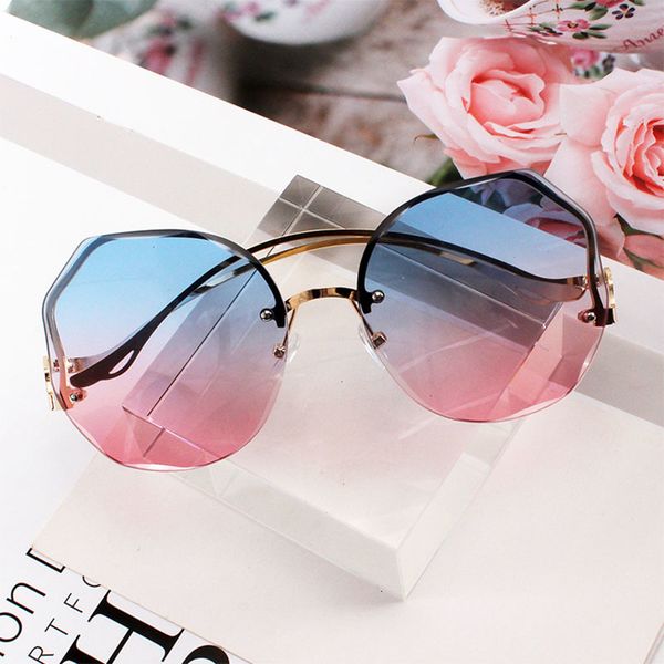 luxury designer sunglasses 2021 rimless fashion women tide vasos decorativos vogue lunette de soleil femme vintage zonnebril dames 0622, White;black
luxury designer sunglasses 2021 rimless fashion women tide vasos decorativos vogue lunette de soleil femme vintage zonnebril dames 0622, White;black