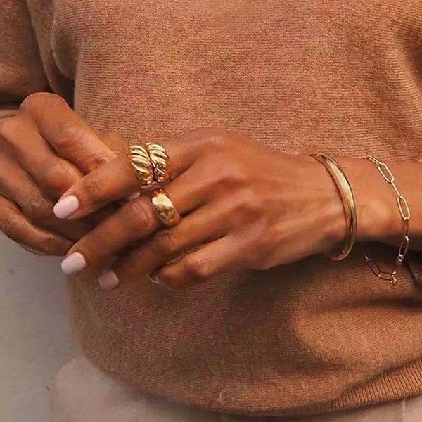 cluster rings wholesale jewelry copper threaded open ring for women korean croissant twist gift year, Golden;silver
cluster rings wholesale jewelry copper threaded open ring for women korean croissant twist gift year, Golden;silver