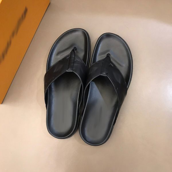 2021 designer luxurys slippers men sandals fashion beach shoes flip flops flat non-slip classical hole slipper with box size 39-45 -g141, Black
2021 designer luxurys slippers men sandals fashion beach shoes flip flops flat non-slip classical hole slipper with box size 39-45 -g141, Black