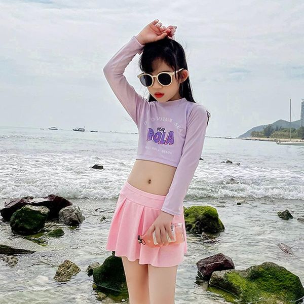 children female boxer conservative cuhk conjoined at the spring bathing suit children's pupil su women's swimwear, White;black
children female boxer conservative cuhk conjoined at the spring bathing suit children's pupil su women's swimwear, White;black