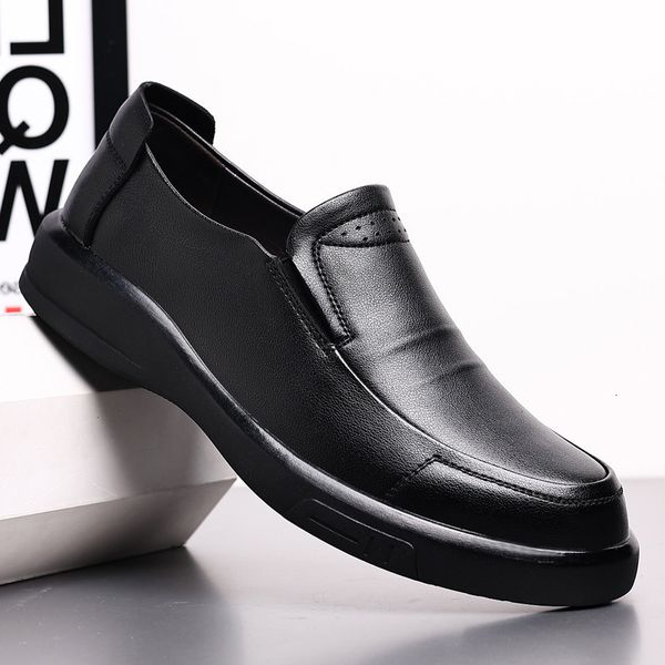 2021 autumn new men's daily casual leather shoes breathable soft sole cover rubber middle-aged dad sheet, Black 
2021 autumn new men's daily casual leather shoes breathable soft sole cover rubber middle-aged dad sheet, Black