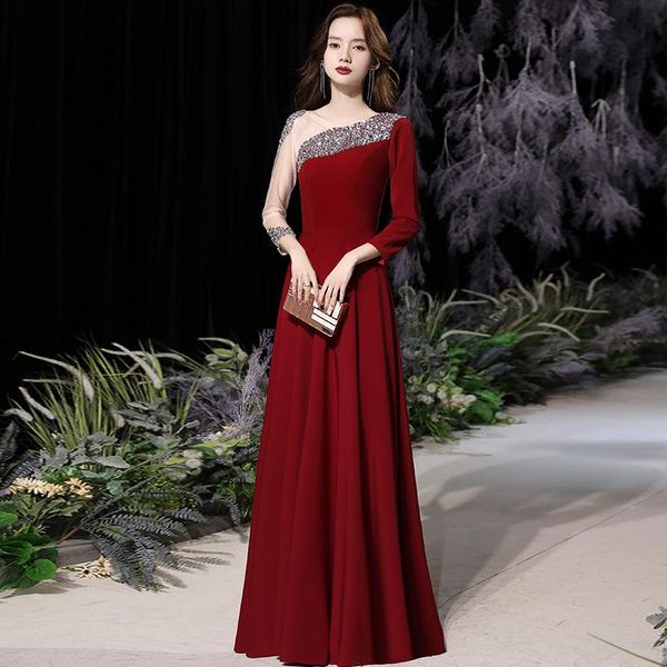 ethnic clothing perspective asmmetrical cheongsam a-line one shoulder qipao temperament burgundy chorus dress bling crystal maxi dresse, Red
ethnic clothing perspective asmmetrical cheongsam a-line one shoulder qipao temperament burgundy chorus dress bling crystal maxi dresse, Red