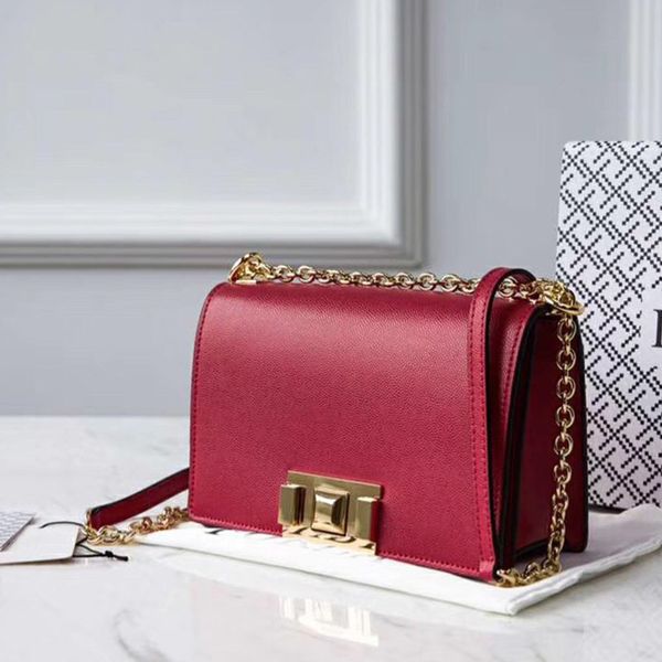 wholesale women's one bag, 20cm chain family's same shoulder crossbar, versatile leather buckle small square bag luxurys luxurys d
wholesale women's one bag, 20cm chain family's same shoulder crossbar, versatile leather buckle small square bag luxurys luxurys d