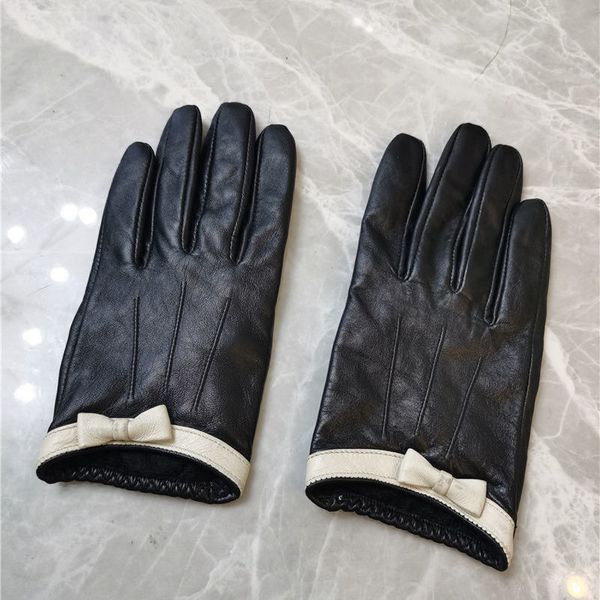 genuine leather gloves new womens thin short driving bow elegant sweet hand-repairing sheepskin spring autumn and winter black, Blue;gray
genuine leather gloves new womens thin short driving bow elegant sweet hand-repairing sheepskin spring autumn and winter black, Blue;gray