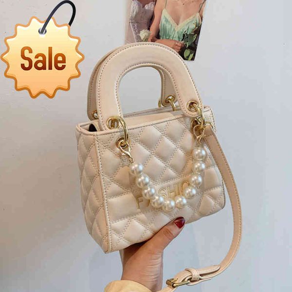 french minority design high sense pearl small bag women's 2021 new trend summer messenger portable princess bag
french minority design high sense pearl small bag women's 2021 new trend summer messenger portable princess bag
