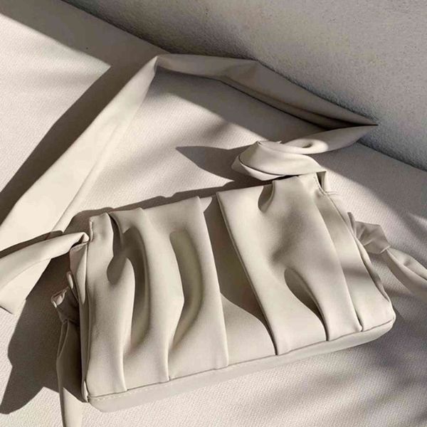 pleated cloud bag wide shoulder belt multi-purpose cowhide square single menger handbag
pleated cloud bag wide shoulder belt multi-purpose cowhide square single menger handbag