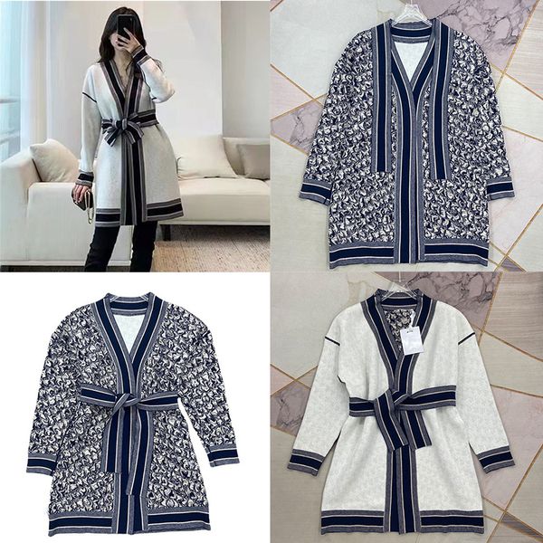 casual ladies wool sweaters coat double color wear jacket large size long loose knitted coats full letter printed outwear, White;black 
casual ladies wool sweaters coat double color wear jacket large size long loose knitted coats full letter printed outwear, White;black