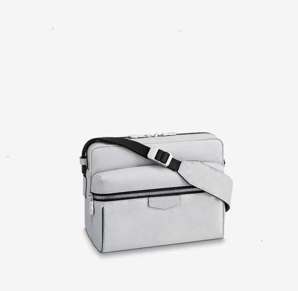 2022new men's handbags postman bags messenger bag sattractive accessories spring fashion show functional and practical one-shoulder bag
2022new men's handbags postman bags messenger bag sattractive accessories spring fashion show functional and practical one-shoulder bag