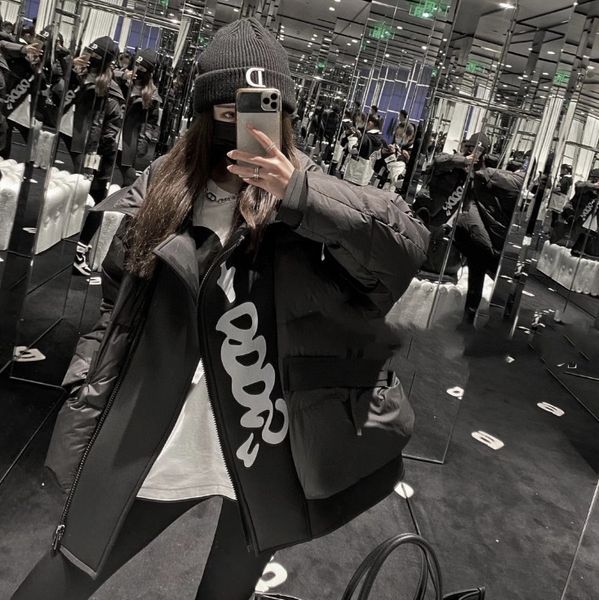2021 autumn winter black fashionable cool letter stitched down jacket women's korean version loose and warm, the same style of yang yis
2021 autumn winter black fashionable cool letter stitched down jacket women's korean version loose and warm, the same style of yang yis