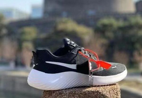 2022 new six generations men and women breathable couple shoes fitness running sneakers 36-44 a0053, Black
2022 new six generations men and women breathable couple shoes fitness running sneakers 36-44 a0053, Black