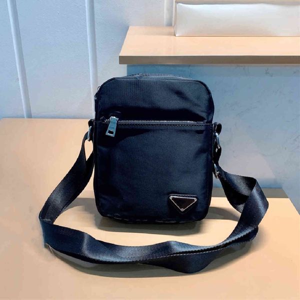 2021 men's nylon shoulder bags designers crossbody black phone bag small size purses casual flaps triangle pd21081602
2021 men's nylon shoulder bags designers crossbody black phone bag small size purses casual flaps triangle pd21081602
