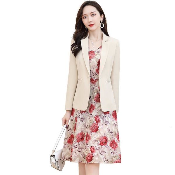 dress set blazer women's fashions temperament of two female printed floral garments vest r367 suit nhjc, Black;gray
dress set blazer women's fashions temperament of two female printed floral garments vest r367 suit nhjc, Black;gray