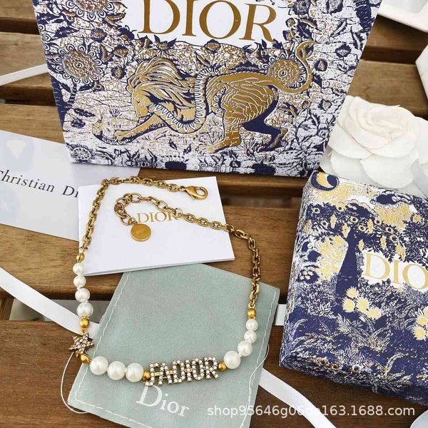 2021 new designer family's 21-year style family letter pearl full diamond necklace han anran's same summer autumn necklace, Silver
2021 new designer family's 21-year style family letter pearl full diamond necklace han anran's same summer autumn necklace, Silver