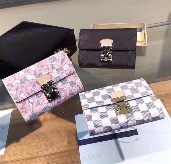 famous brand mens womens wallets classic leather flower letter built-in clip coin purses designer bag card slots clutch bags ladies wallet p, Red;black
famous brand mens womens wallets classic leather flower letter built-in clip coin purses designer bag card slots clutch bags ladies wallet p, Red;black