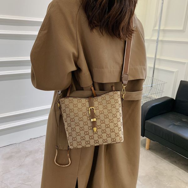 design purse bag female new letter bucket bag personalized foreign style single shoulder messenger large capacity women's
design purse bag female new letter bucket bag personalized foreign style single shoulder messenger large capacity women's