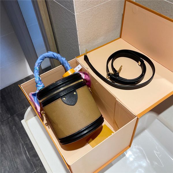 2021 ss lady shoulder woman wallet luxurys designers crossbody bags backpack handbags purses card holder bag designer wallets handbag, Red;black
2021 ss lady shoulder woman wallet luxurys designers crossbody bags backpack handbags purses card holder bag designer wallets handbag, Red;black