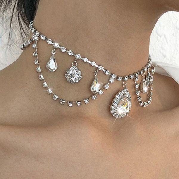 chokers retro rhinestone tassel water drop pendant necklace statement choker jewelry for women luxury crystal wedding clavicle collares, Golden;silver
chokers retro rhinestone tassel water drop pendant necklace statement choker jewelry for women luxury crystal wedding clavicle collares, Golden;silver
