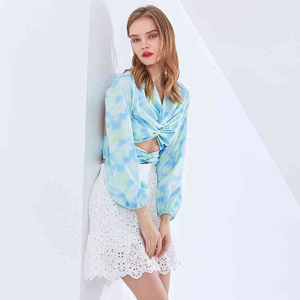 hoodie print blouse for women v neck lantern long sleeve hit color hollow out short shirt female fashion, Black
hoodie print blouse for women v neck lantern long sleeve hit color hollow out short shirt female fashion, Black