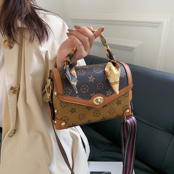 handbag small bag women's 2021 trendy korean version fashionable old flower single shoulder messenger bag high sense portable
handbag small bag women's 2021 trendy korean version fashionable old flower single shoulder messenger bag high sense portable