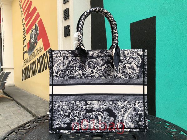 2021 fashion latest classic presbyopia canvas handbag large capacity shopping bag shoulder bags
2021 fashion latest classic presbyopia canvas handbag large capacity shopping bag shoulder bags