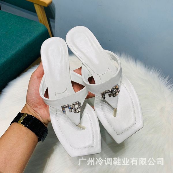 thin high-heeled sandals summer rhinestone clip foot sandals square head leisure toe flip flops women, Black
thin high-heeled sandals summer rhinestone clip foot sandals square head leisure toe flip flops women, Black
