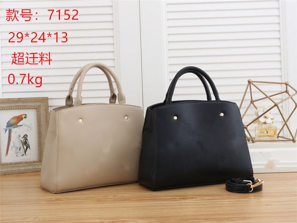 design 2021 fashion fashion shoulder bag leisure large capacity korean hand women's inner patch bag, Red;black
design 2021 fashion fashion shoulder bag leisure large capacity korean hand women's inner patch bag, Red;black