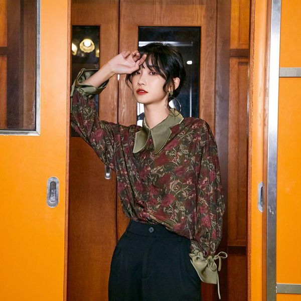 women's blouses & shirts 2021 spring and autumn rose youth retro hong kong flavor big lapel shirt stitching design sense of niche flora, White
women's blouses & shirts 2021 spring and autumn rose youth retro hong kong flavor big lapel shirt stitching design sense of niche flora, White