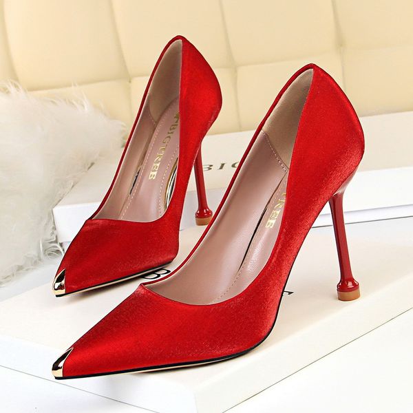 sandals fashion stiletto high heels female autumn satin single shallow mouth pointed shoes, Black
sandals fashion stiletto high heels female autumn satin single shallow mouth pointed shoes, Black