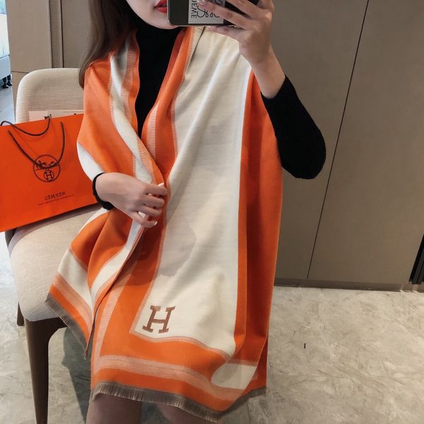 design new autumn and winter carriage pattern imitation cashmere scarf women's fashion bib thickened warm shawl, Blue;gray
design new autumn and winter carriage pattern imitation cashmere scarf women's fashion bib thickened warm shawl, Blue;gray