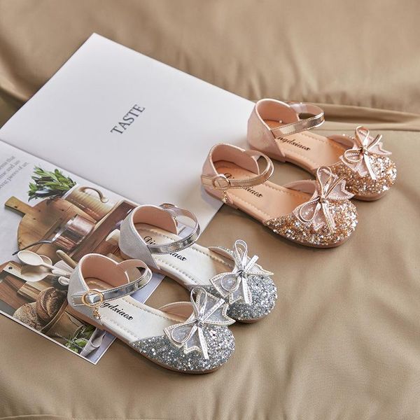 sandals spring and summer girls' crystal shoes bow princess little baotou show, Black;red
sandals spring and summer girls' crystal shoes bow princess little baotou show, Black;red