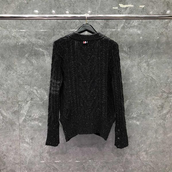 men's sweaters 2021 fashion brand men slim fit v-neck cardigan clothing striped wool thick autumn winter casual coat, White;black
men's sweaters 2021 fashion brand men slim fit v-neck cardigan clothing striped wool thick autumn winter casual coat, White;black