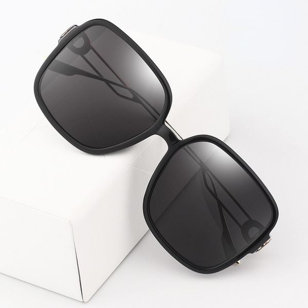 sunglasses fashion sunglass classic eyeglasses designer eyeglass luxury mens womens sunglasses uv400 outdoor cycling driving lenses with box, White;black
sunglasses fashion sunglass classic eyeglasses designer eyeglass luxury mens womens sunglasses uv400 outdoor cycling driving lenses with box, White;black