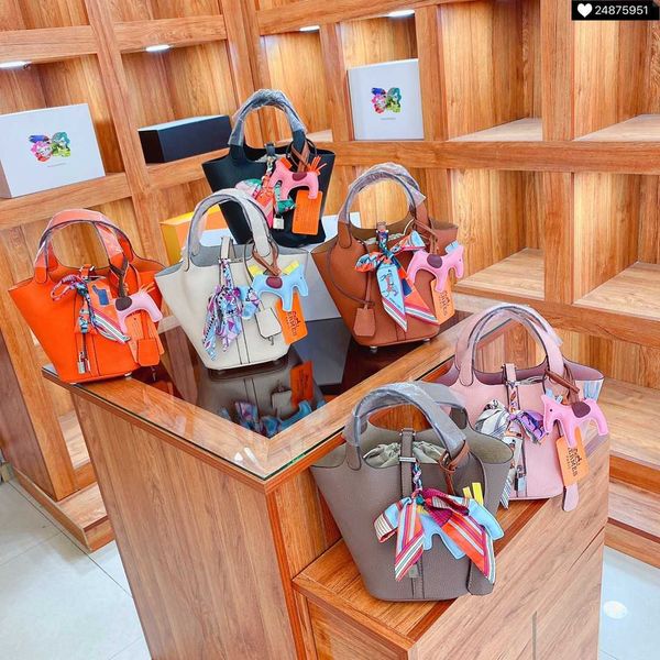5a+ quality wallet picotin cowhide bucket bag shoulder crossbody designers luxurys handbags purse women messenger
5a+ quality wallet picotin cowhide bucket bag shoulder crossbody designers luxurys handbags purse women messenger