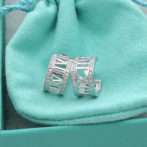 stud women's sterling silver classic round hollow roman numeral alphabet with zircon earrings, Golden;silver
stud women's sterling silver classic round hollow roman numeral alphabet with zircon earrings, Golden;silver