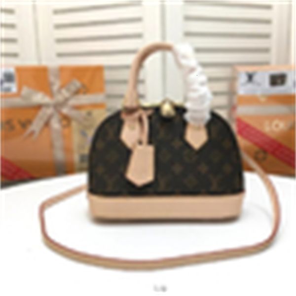 shell bag shoulder body designer bag, handbag, shoulder luxury handbags iconic handles m53152 bags totes cross m53151 bag m41112 clutche
shell bag shoulder body designer bag, handbag, shoulder luxury handbags iconic handles m53152 bags totes cross m53151 bag m41112 clutche