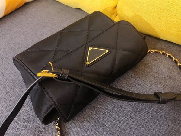 2021 shoulder bags nylon handbags elling wallet women bags crossbody bag purses 18-14cm
2021 shoulder bags nylon handbags elling wallet women bags crossbody bag purses 18-14cm