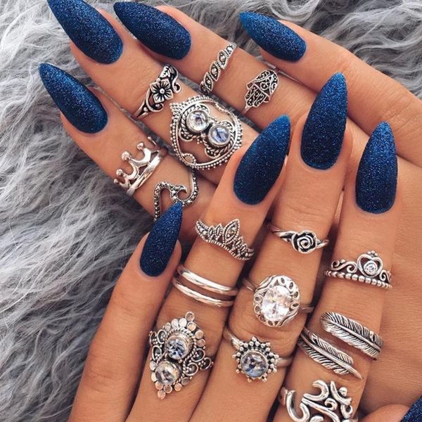 wedding rings 16pcs/set retro silver color metal hollow carved flower crown knuckle women personality crystal exquisite, Slivery;golden
wedding rings 16pcs/set retro silver color metal hollow carved flower crown knuckle women personality crystal exquisite, Slivery;golden