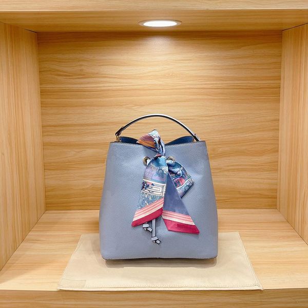handbag female wild bucket bag 2021 celebrity trendy one-shoulder messenger niche design contracted cowhide high-capacity senior feeling
handbag female wild bucket bag 2021 celebrity trendy one-shoulder messenger niche design contracted cowhide high-capacity senior feeling