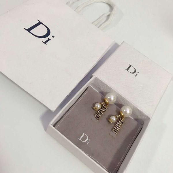 bee alphabet asymmetric earrings and pearl style simple versatile double wearing for women signature deals, Golden;silver
bee alphabet asymmetric earrings and pearl style simple versatile double wearing for women signature deals, Golden;silver