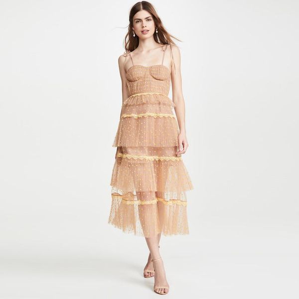casual dresses 2021 runway designer women v-neck spaghetti strap lace mesh polka dot pleated long dress for summer, Black;gray
casual dresses 2021 runway designer women v-neck spaghetti strap lace mesh polka dot pleated long dress for summer, Black;gray