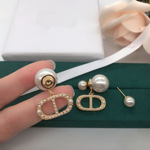 new fashion earings luxury women stud classic letter earring ladies pearl present stud brass gilded 925 silver needle anti allergy party exq, Golden;silver
new fashion earings luxury women stud classic letter earring ladies pearl present stud brass gilded 925 silver needle anti allergy party exq, Golden;silver