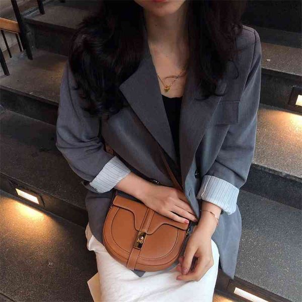 women luxurys designers bags 2021 half round saddle leather star same small one messenger female designer handbag handbags totes crossbody b
women luxurys designers bags 2021 half round saddle leather star same small one messenger female designer handbag handbags totes crossbody b